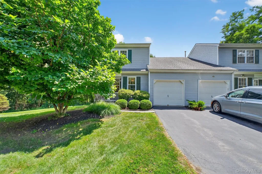 36 Tall Tree Lane Poughkeepsie NY 12601