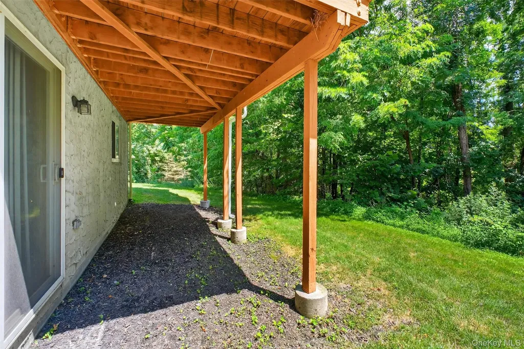 36 Tall Tree Lane Poughkeepsie NY 12601