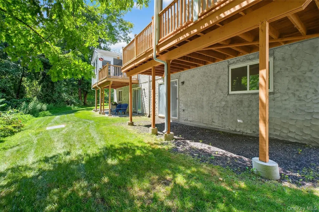 36 Tall Tree Lane Poughkeepsie NY 12601