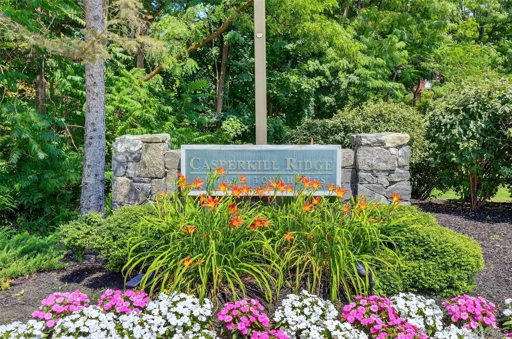 36 Tall Tree Lane Poughkeepsie NY 12601