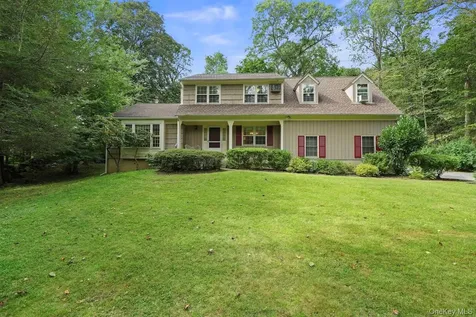 41 Valley Lane Chappaqua NY 10514