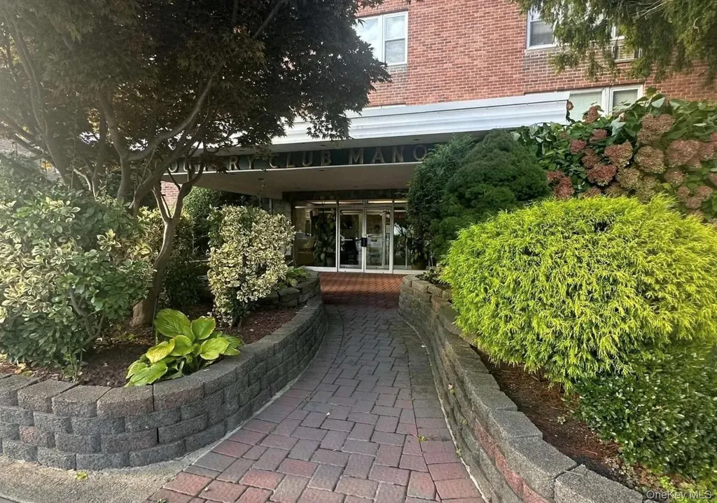 250 W Merrick Road Freeport NY 11520