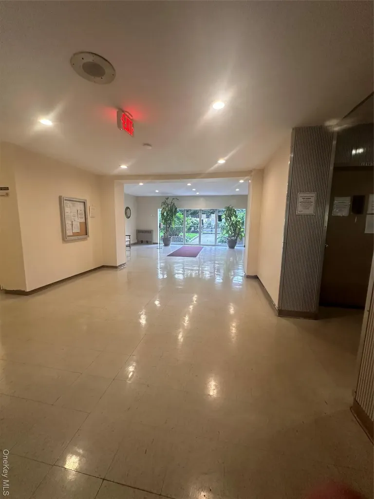 250 W Merrick Road Freeport NY 11520
