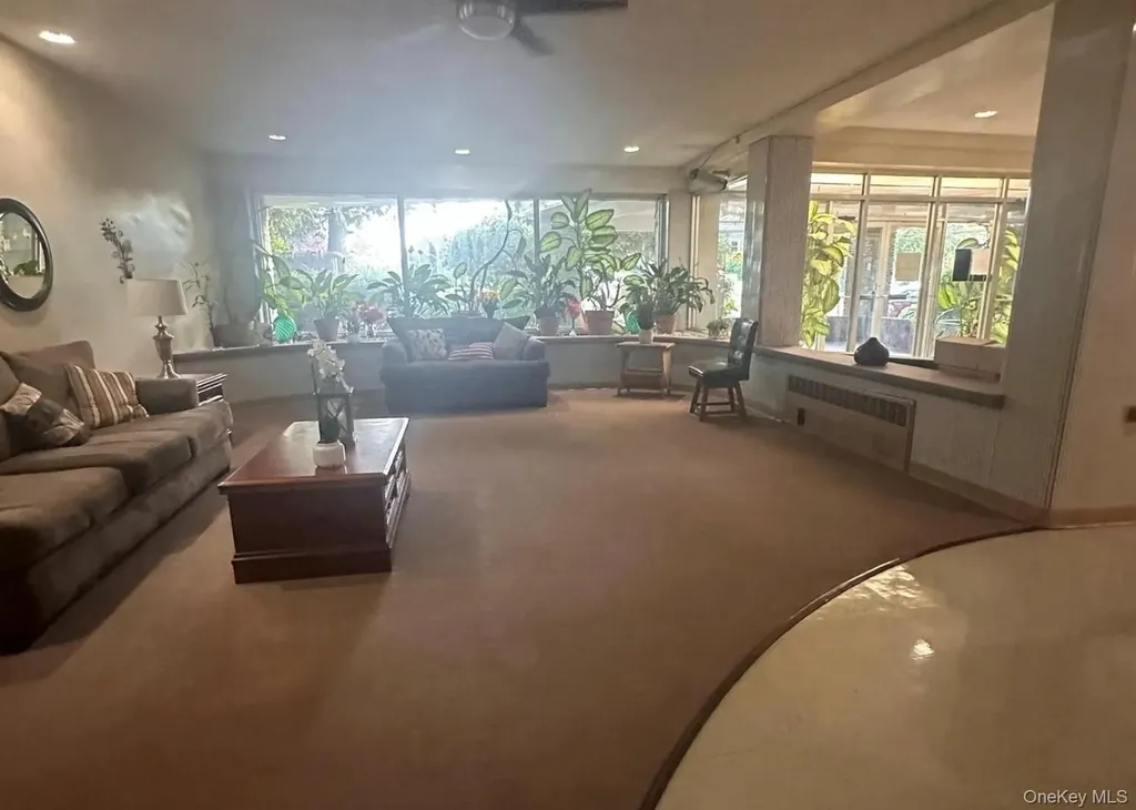 250 W Merrick Road Freeport NY 11520