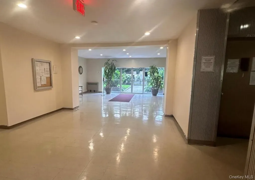250 W Merrick Road Freeport NY 11520