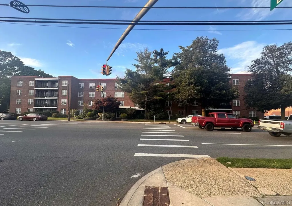 250 W Merrick Road Freeport NY 11520