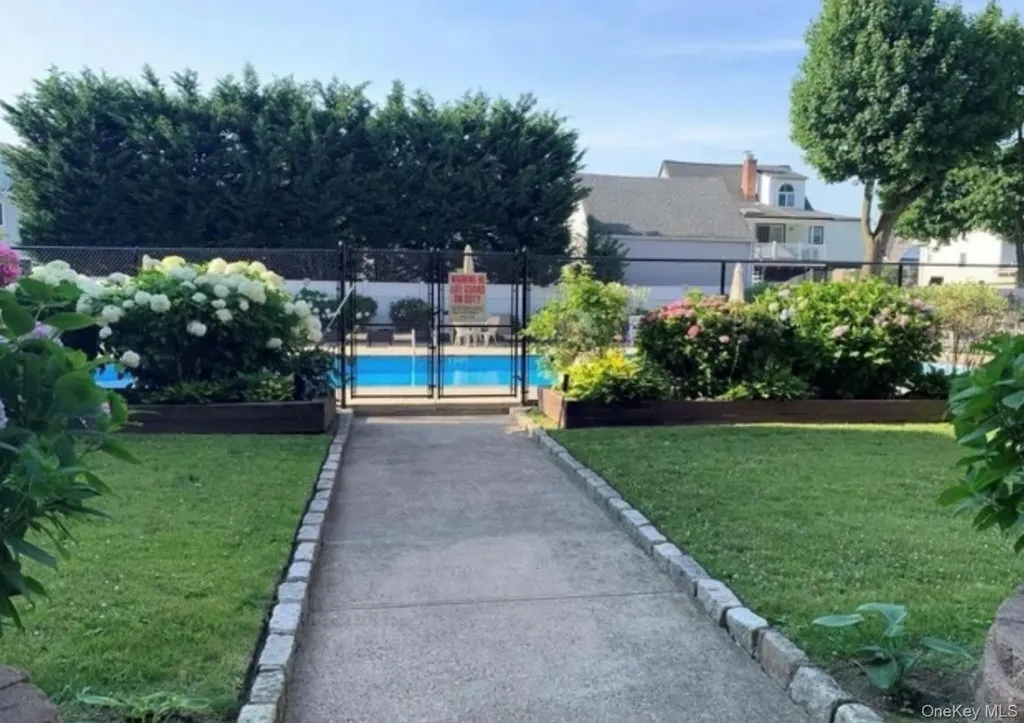250 W Merrick Road Freeport NY 11520