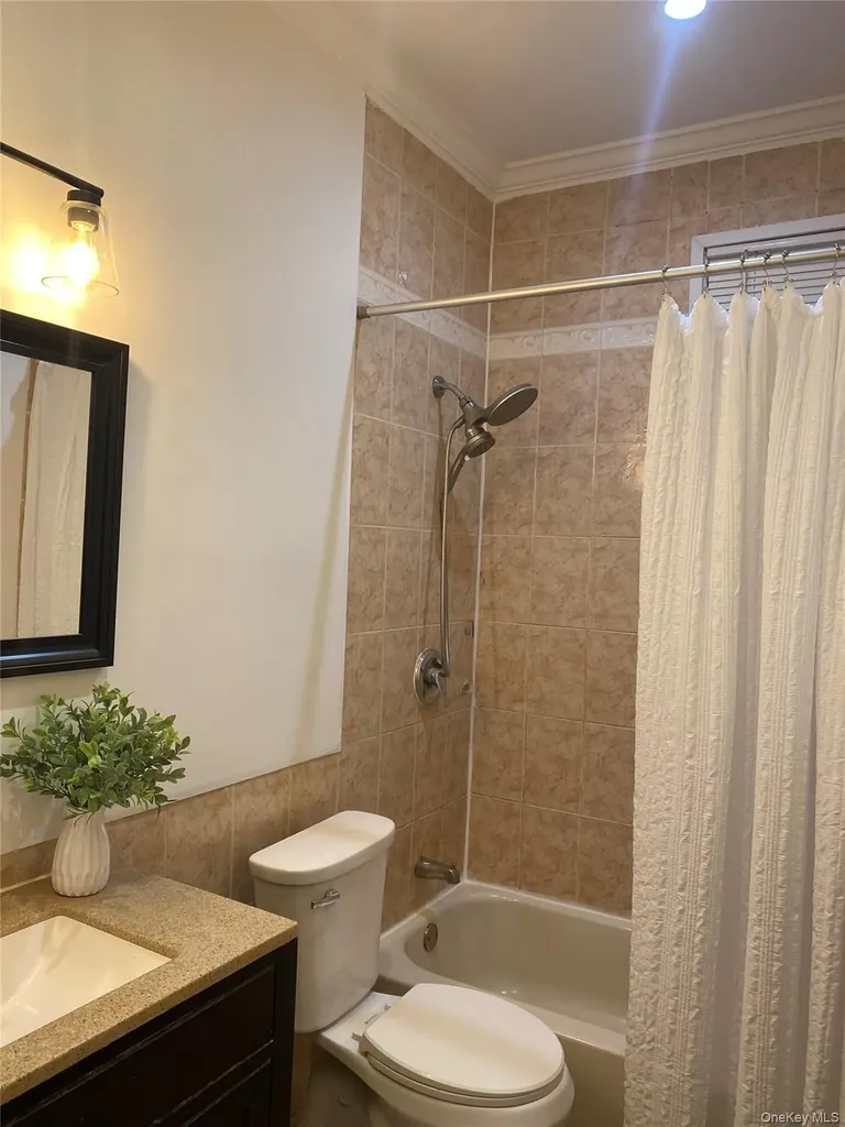 4331 Murdock Avenue Bronx NY 10466