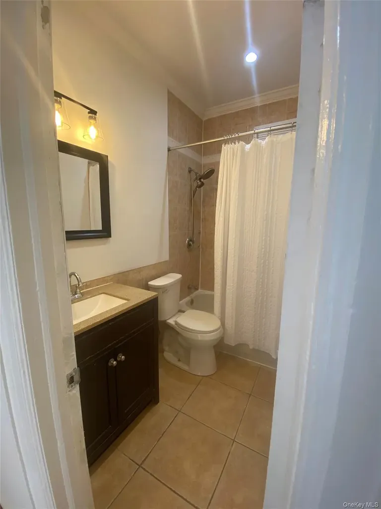4331 Murdock Avenue Bronx NY 10466