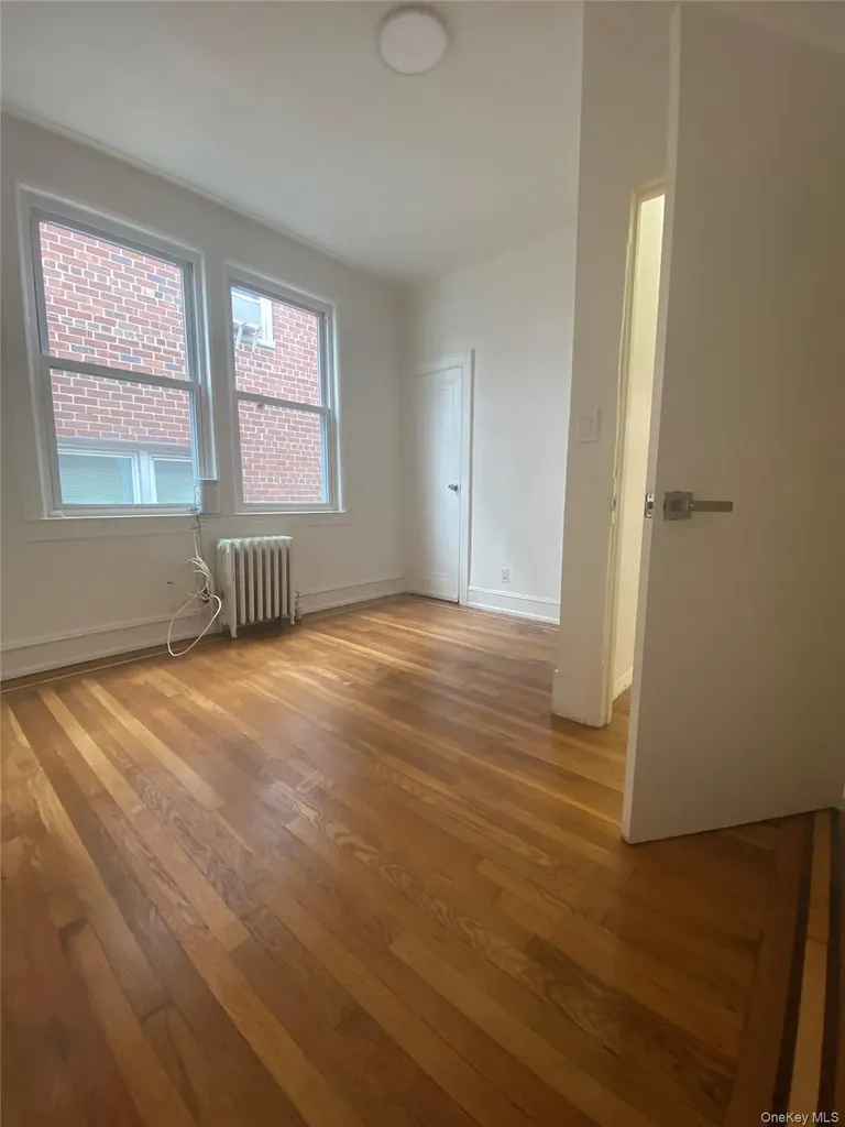 4331 Murdock Avenue Bronx NY 10466