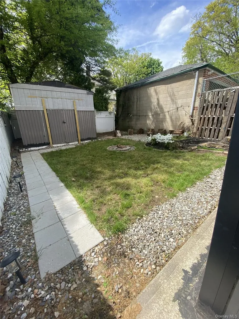4331 Murdock Avenue Bronx NY 10466