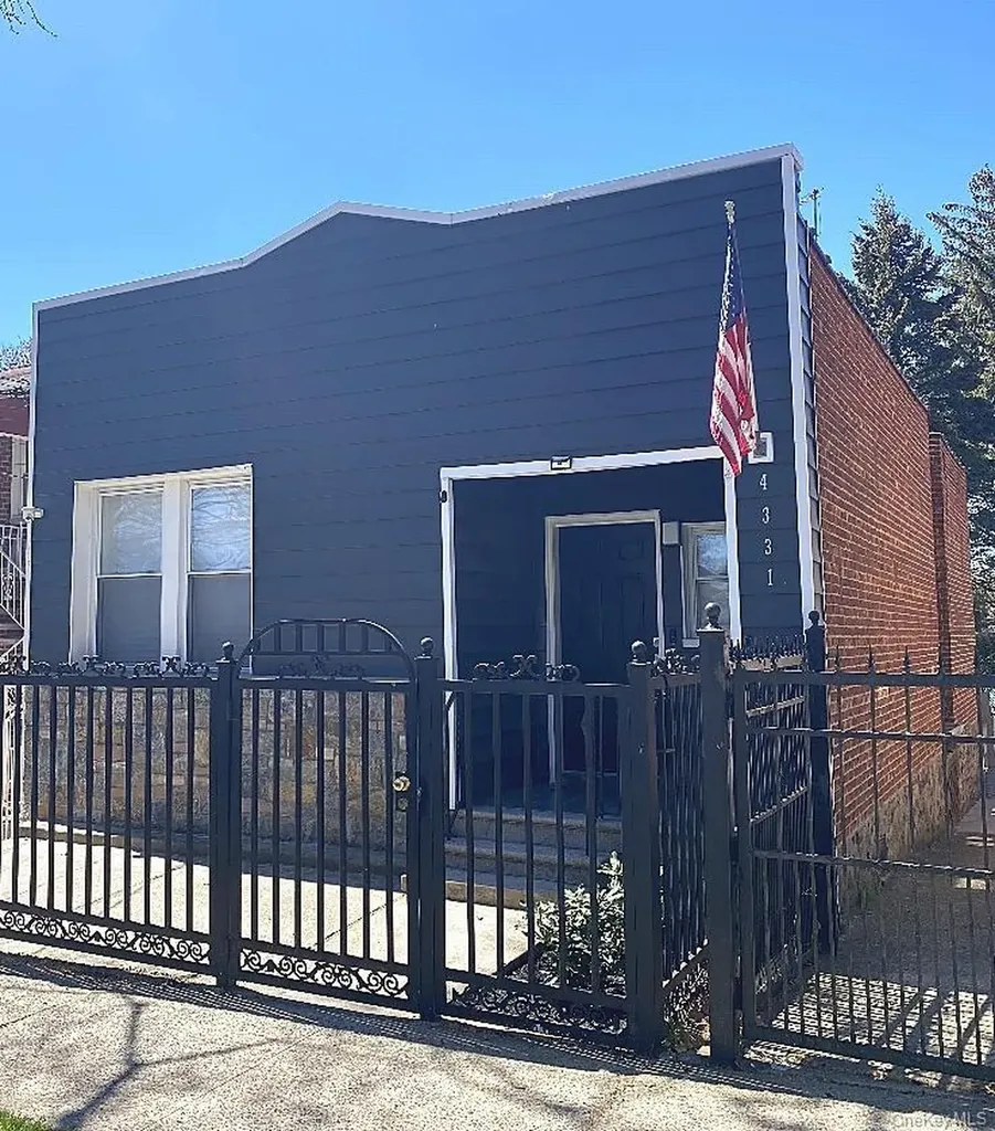 4331 Murdock Avenue Bronx NY 10466