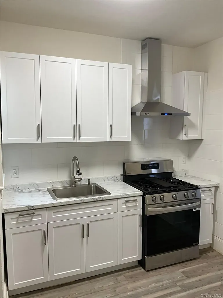 4331 Murdock Avenue Bronx NY 10466