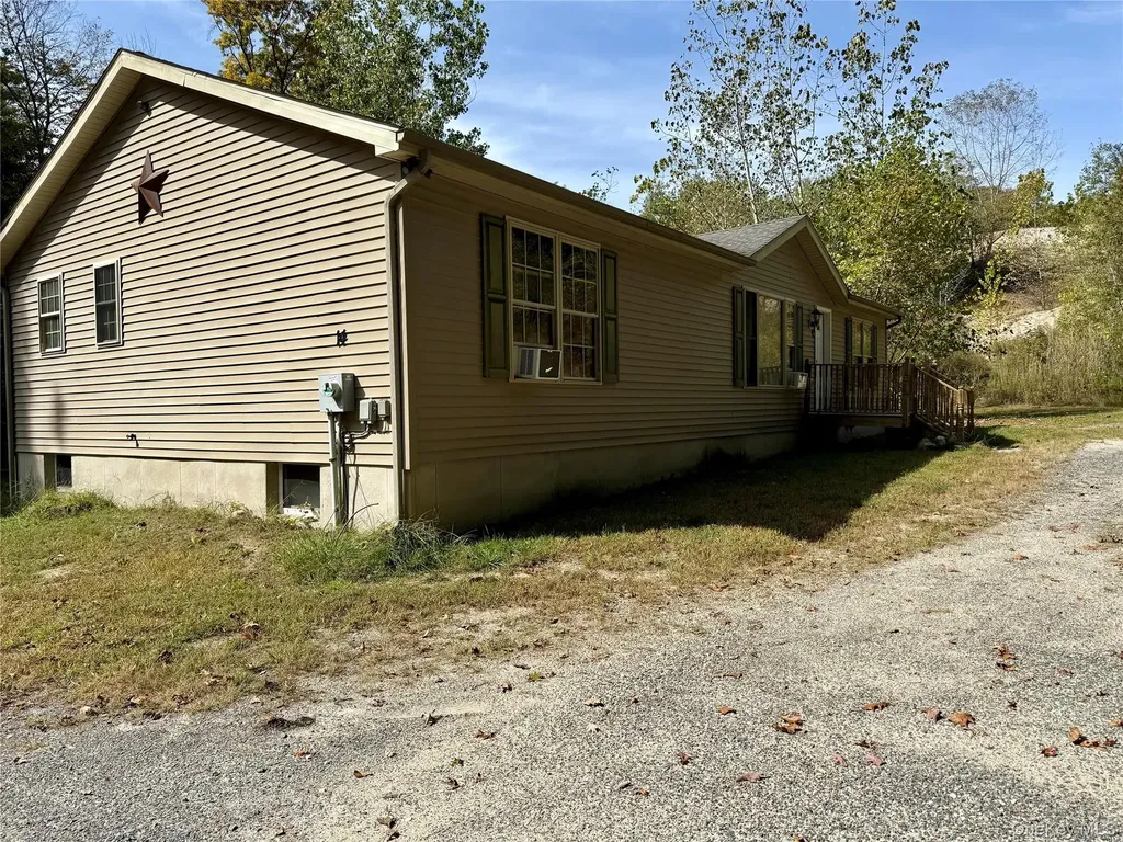 14 Shannon Lane Pine Bush NY 12566