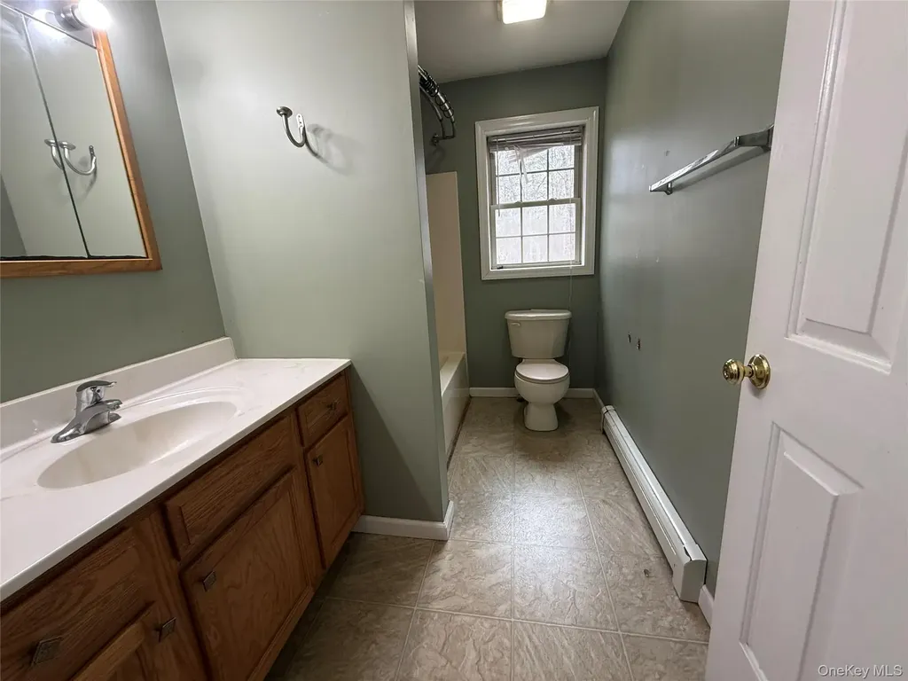 14 Shannon Lane Pine Bush NY 12566