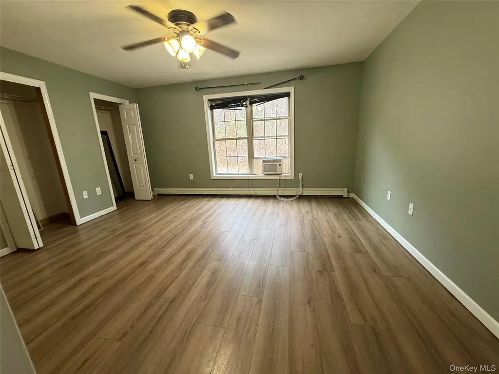 14 Shannon Lane Pine Bush NY 12566