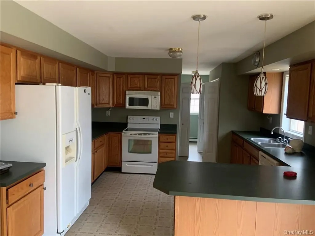 14 Shannon Lane Pine Bush NY 12566