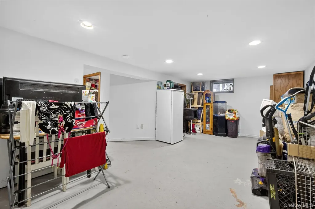24 Fairview Road Mahopac NY 10541