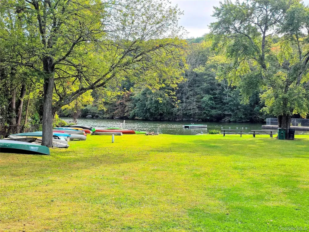 24 Fairview Road Mahopac NY 10541