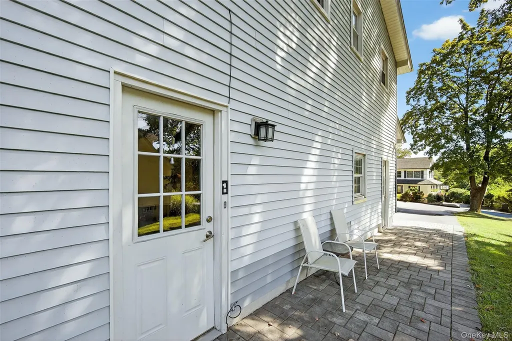 24 Fairview Road Mahopac NY 10541
