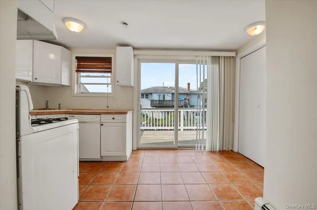 653 Arthur Street Baldwin NY 11510