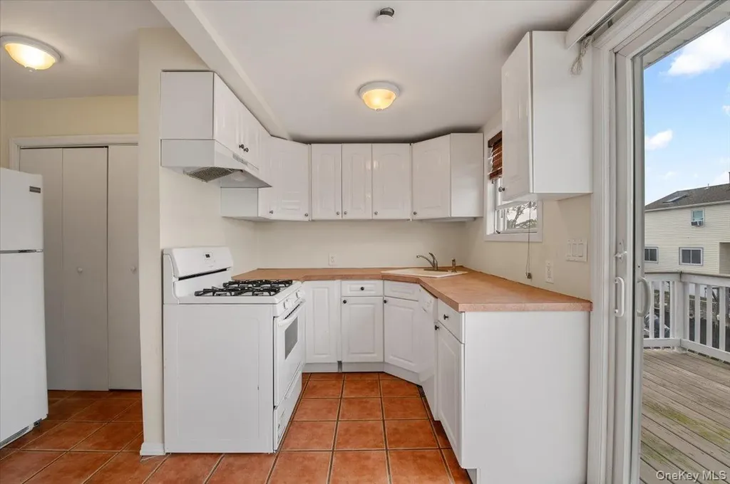 653 Arthur Street Baldwin NY 11510