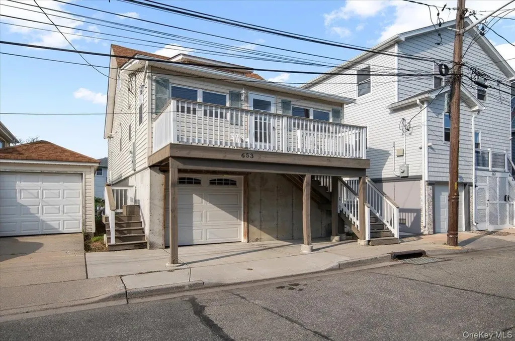 653 Arthur Street Baldwin NY 11510