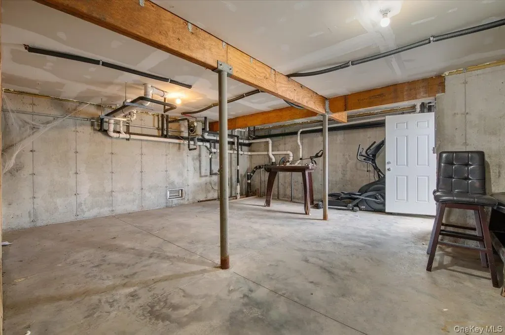 653 Arthur Street Baldwin NY 11510