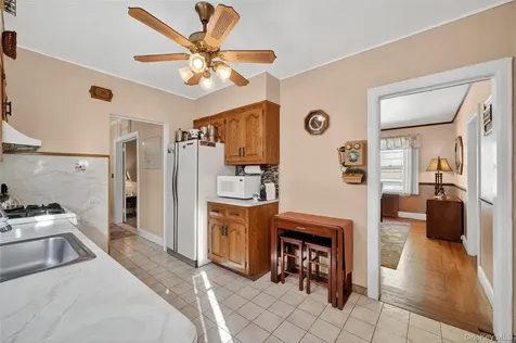 49 Bryn Mawr Terrace Yonkers NY 10701
