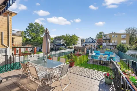 49 Bryn Mawr Terrace Yonkers NY 10701