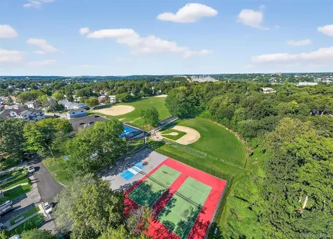49 Bryn Mawr Terrace Yonkers NY 10701
