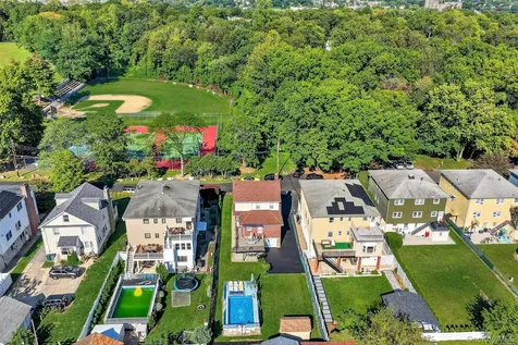 49 Bryn Mawr Terrace Yonkers NY 10701