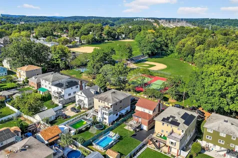 49 Bryn Mawr Terrace Yonkers NY 10701