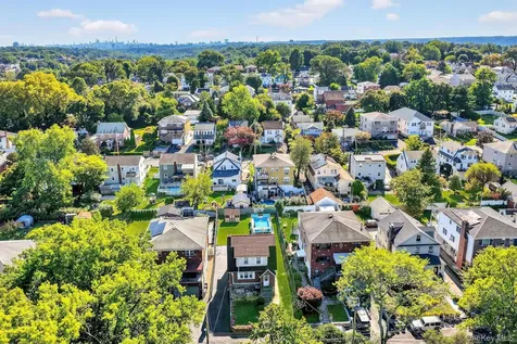 49 Bryn Mawr Terrace Yonkers NY 10701