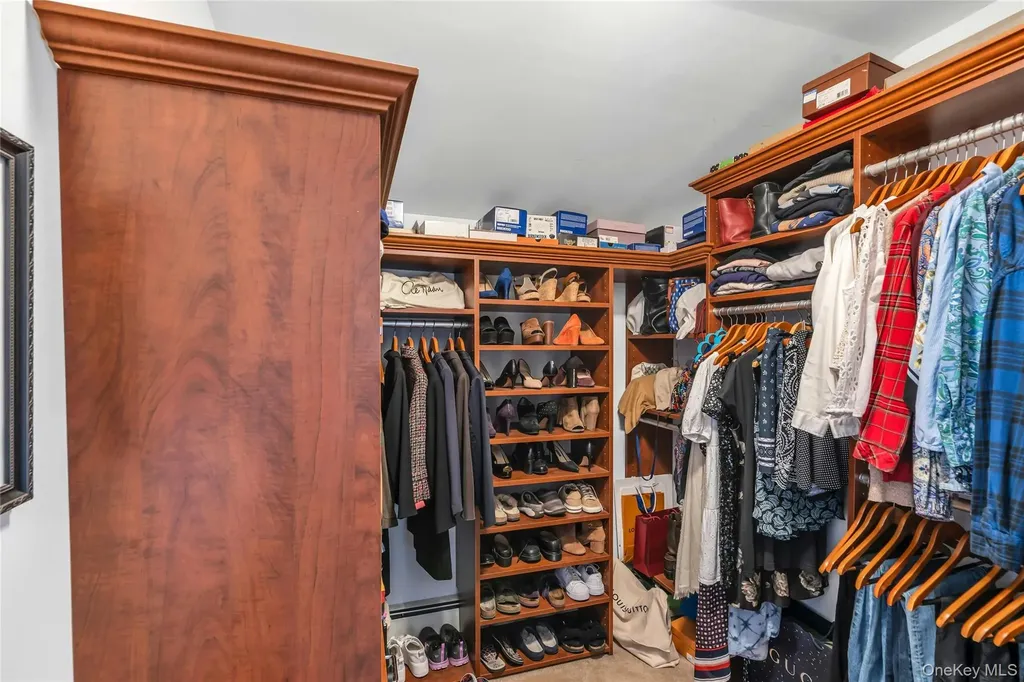 29 Crystal Lane Westbury NY 11590