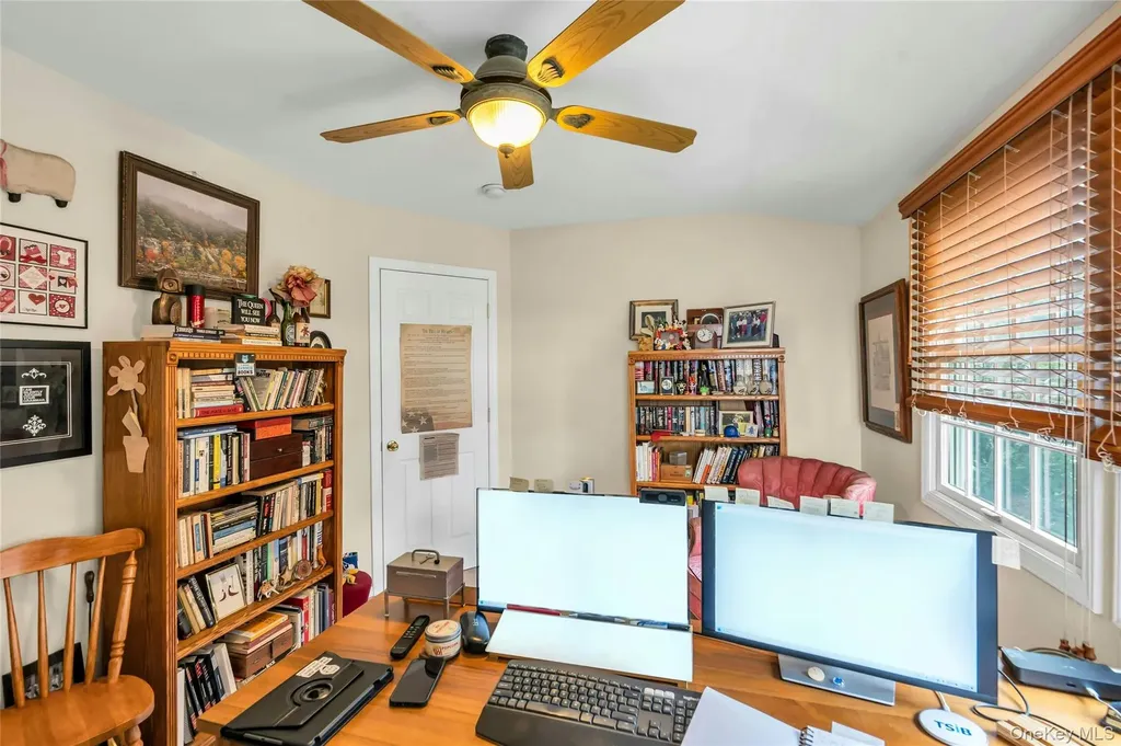 29 Crystal Lane Westbury NY 11590