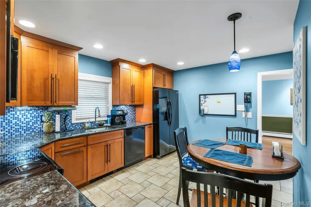 29 Crystal Lane Westbury NY 11590