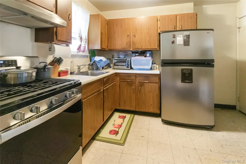387 Miller Avenue Brooklyn NY 11207
