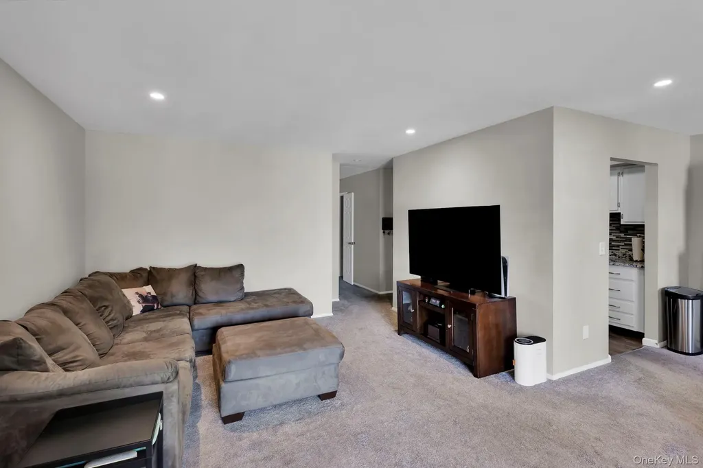 2404 Cherry Hill Drive Poughkeepsie NY 12603