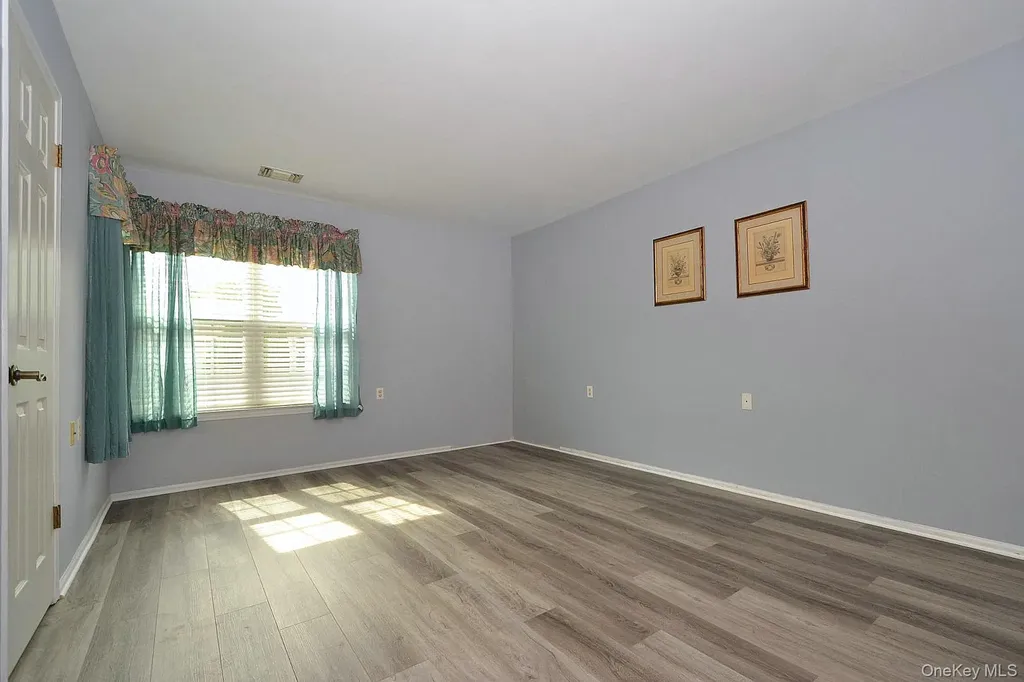 190 Theodore Drive Coram NY 11727