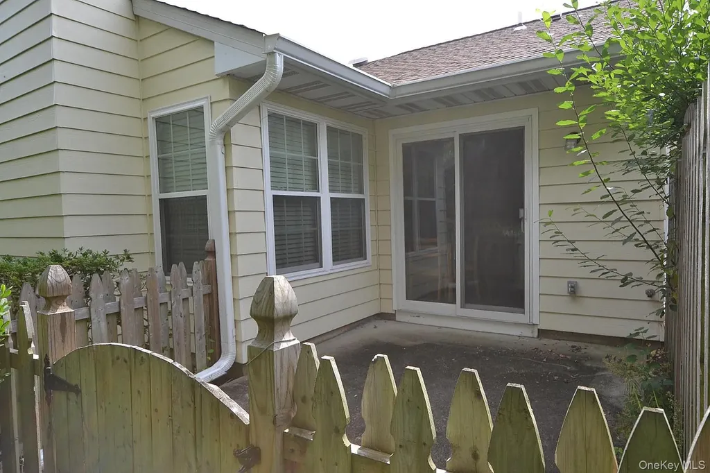 190 Theodore Drive Coram NY 11727