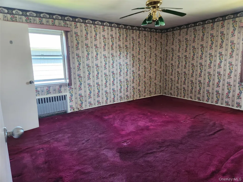20 Marilyn Lane Westbury NY 11590