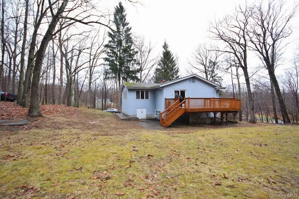 1432 E Mombasha Road Monroe NY 10950
