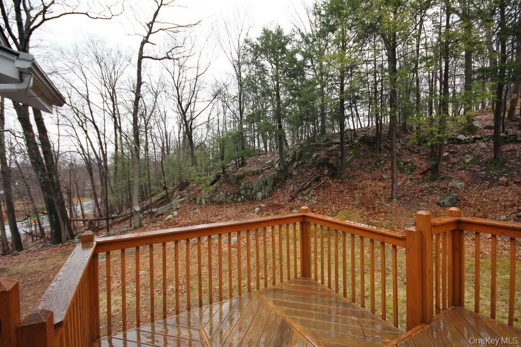 1432 E Mombasha Road Monroe NY 10950