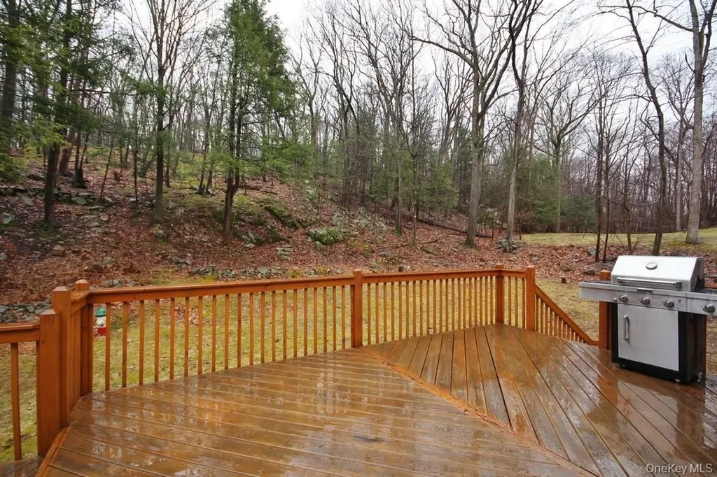 1432 E Mombasha Road Monroe NY 10950