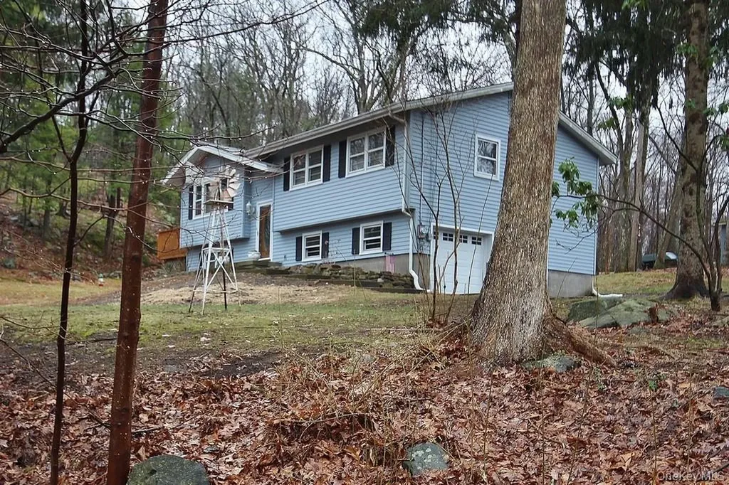 1432 E Mombasha Road Monroe NY 10950