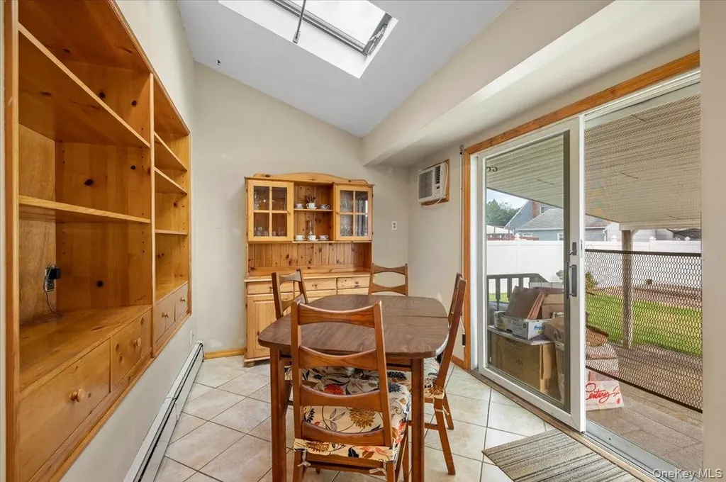 186 11th Street Bethpage NY 11714