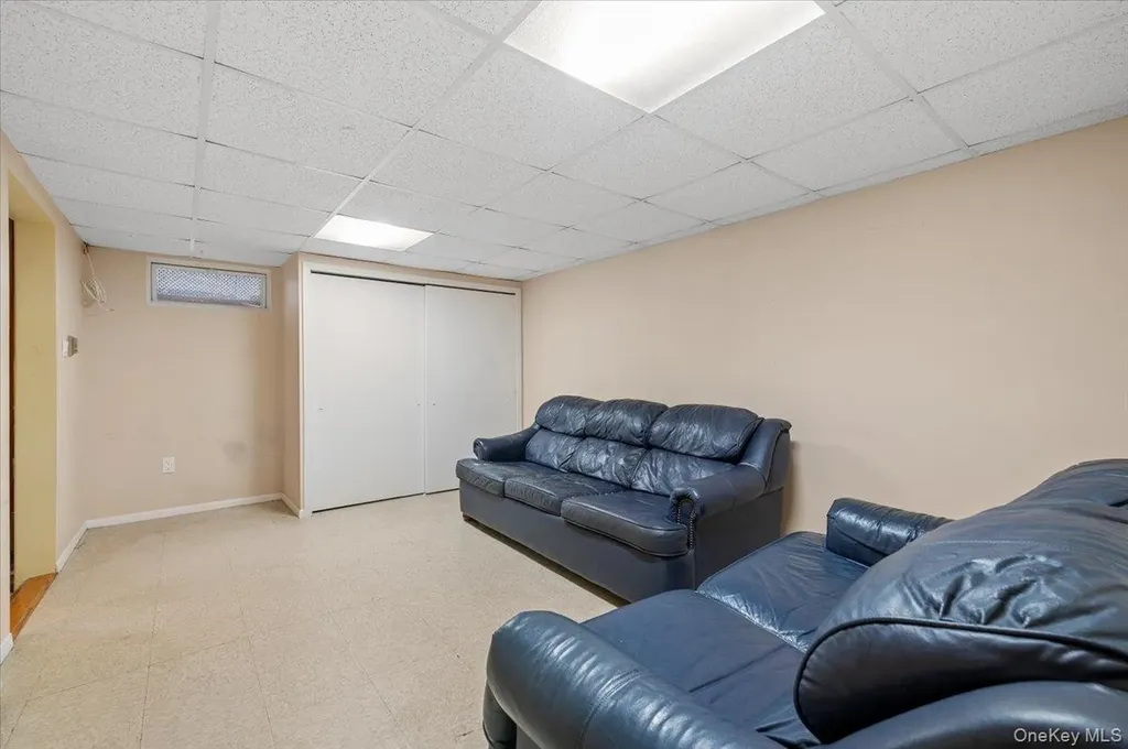 186 11th Street Bethpage NY 11714