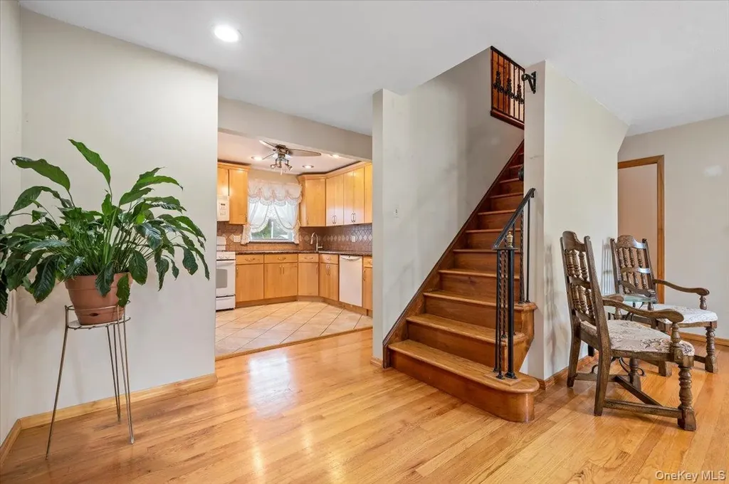 186 11th Street Bethpage NY 11714