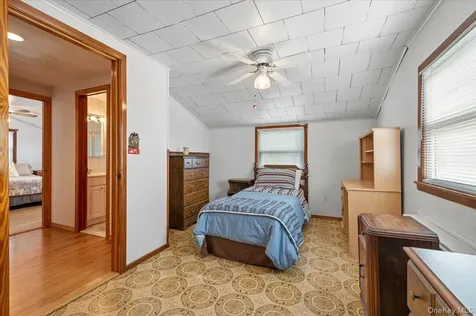 186 11th Street Bethpage NY 11714